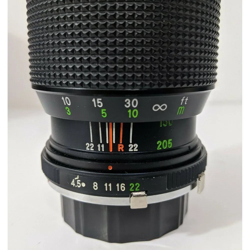Beston M.C Macro Zoom 1:4.5 f=80-205mm camera lens MInolta SLR